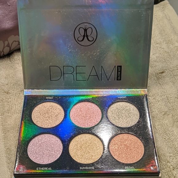 Anastasia Beverly Hills Other - Anastasia Beverly hills Dream glow kit